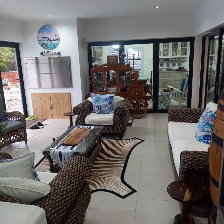 4 Bedroom Property for Sale in Menkenkop Western Cape